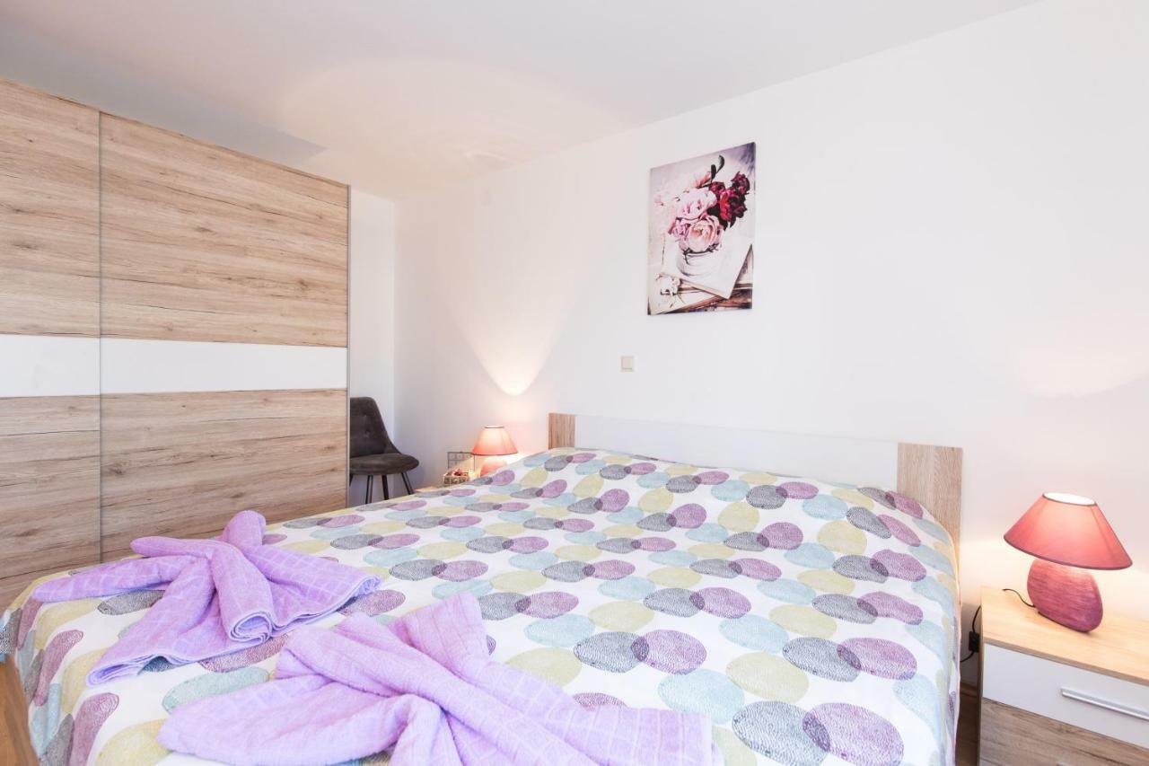 Apartment Adrijana Vrbnik Ngoại thất bức ảnh