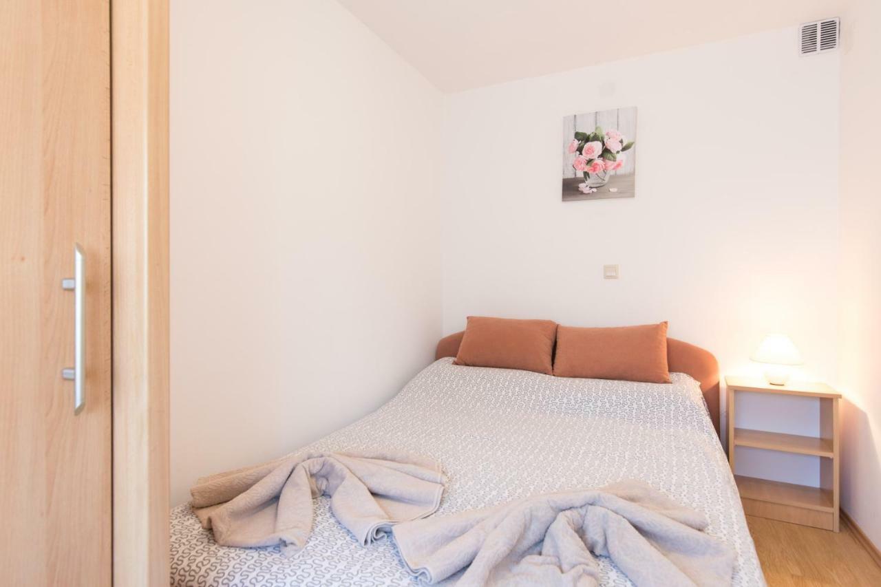 Apartment Adrijana Vrbnik Ngoại thất bức ảnh